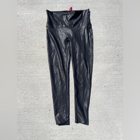 Spanx Faux Leather Black Leggings Size 1X - Picture 4 of 6